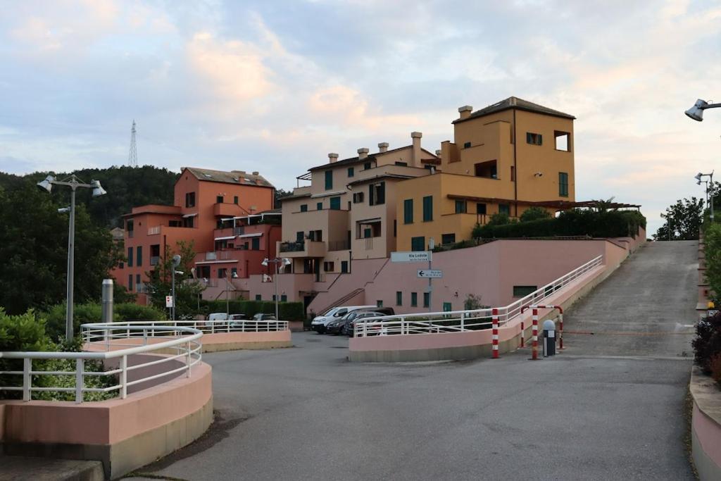 Appartement Dans Un Terrain De Golf, 5 Min De La Mer En Voiture, Parking Gratuit Cogoleto Bagian luar foto