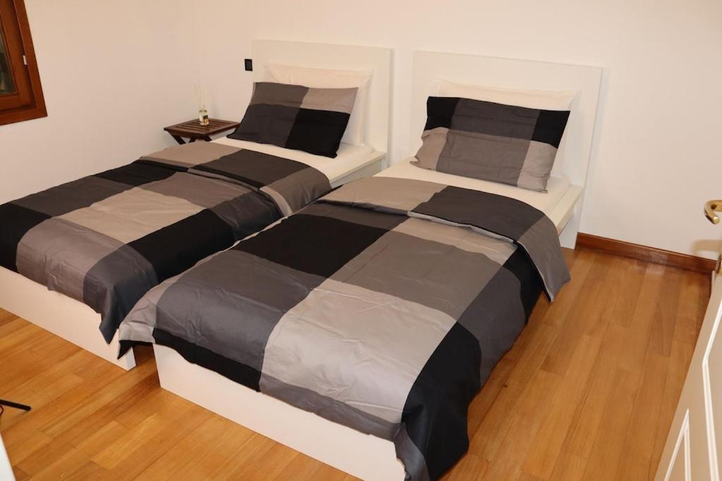 Appartement Dans Un Terrain De Golf, 5 Min De La Mer En Voiture, Parking Gratuit Cogoleto Bagian luar foto