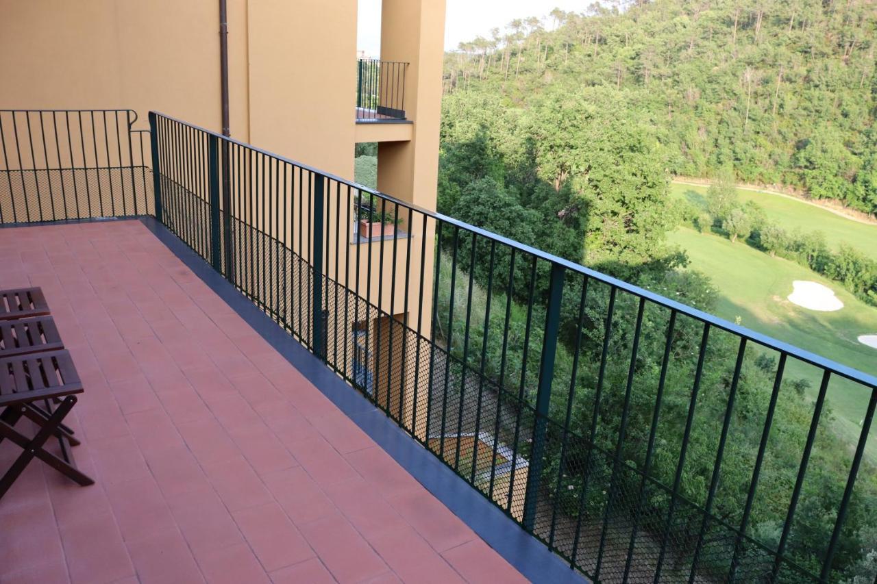 Appartement Dans Un Terrain De Golf, 5 Min De La Mer En Voiture, Parking Gratuit Cogoleto Bagian luar foto
