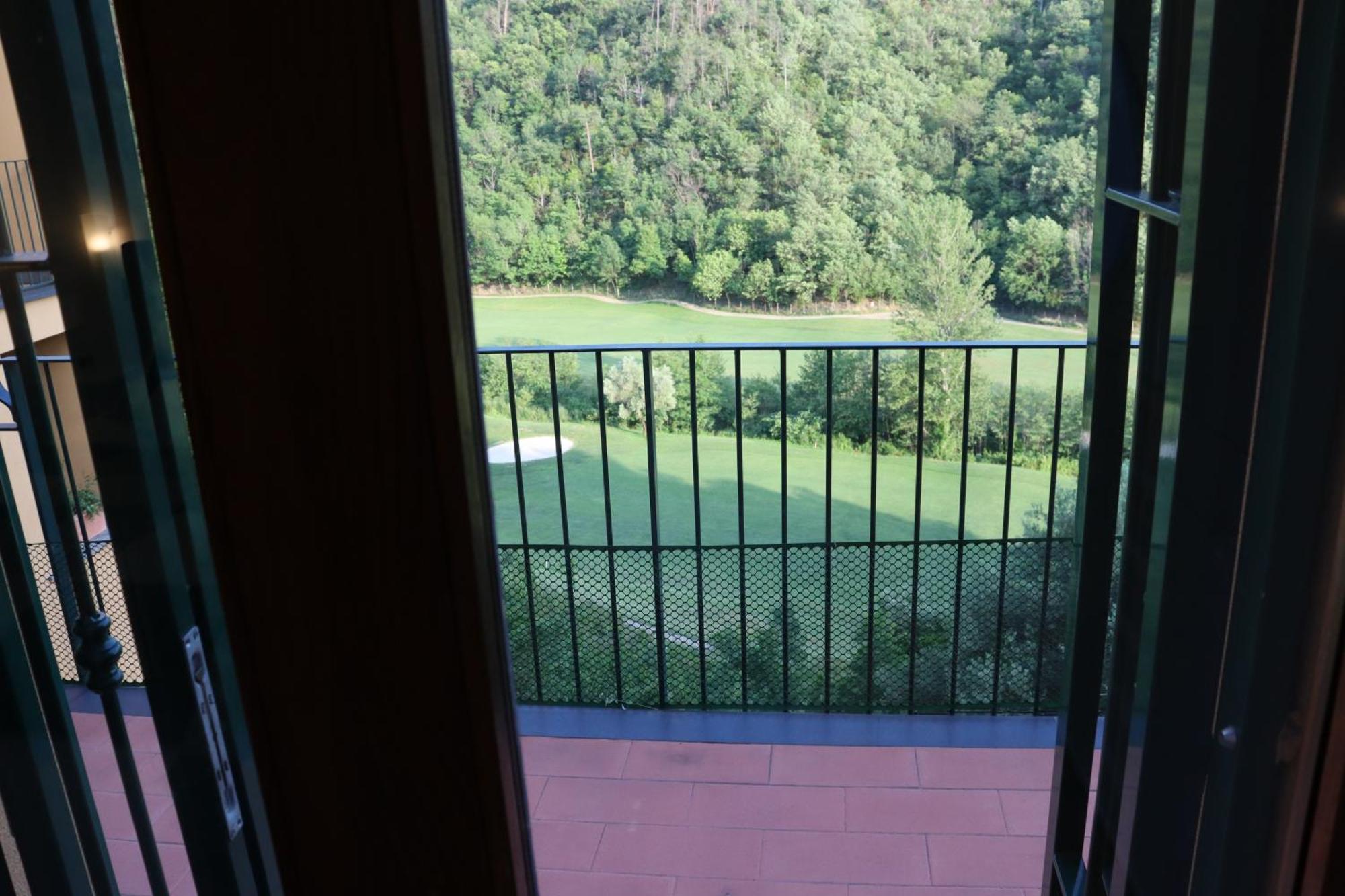 Appartement Dans Un Terrain De Golf, 5 Min De La Mer En Voiture, Parking Gratuit Cogoleto Bagian luar foto