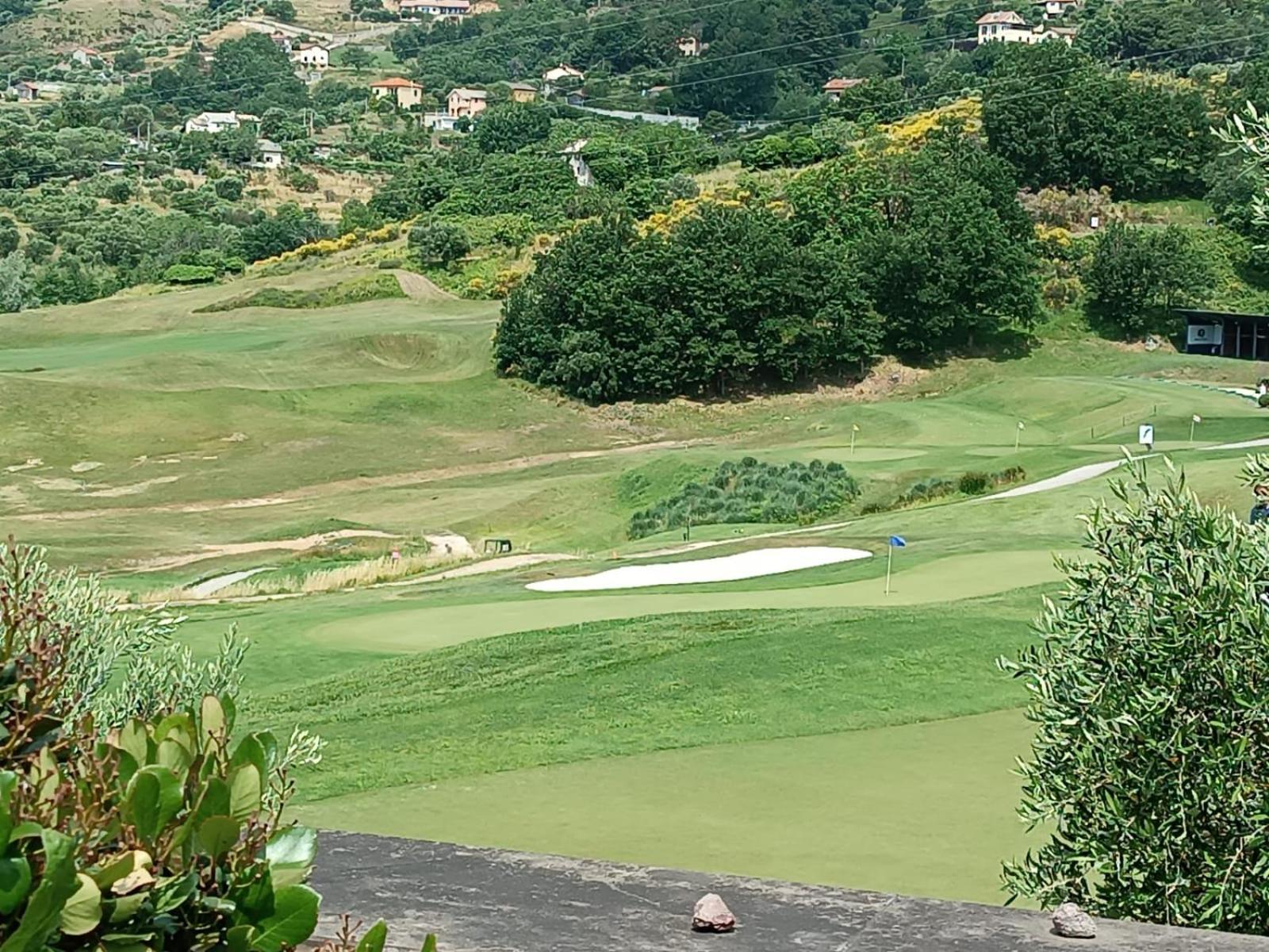 Appartement Dans Un Terrain De Golf, 5 Min De La Mer En Voiture, Parking Gratuit Cogoleto Bagian luar foto